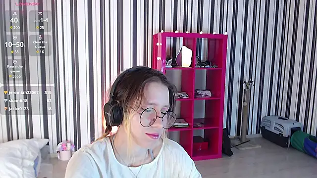 Snapshot of _Hanna_Moon_ chatting on 02.08.25 Hanna Moon online show from 02.08.25