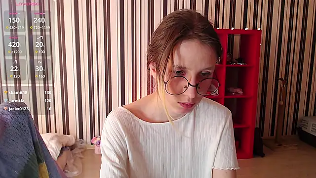 Snapshot of _Hanna_Moon_ chatting on 02.16.25 Hanna Moon online show from 02.16.25