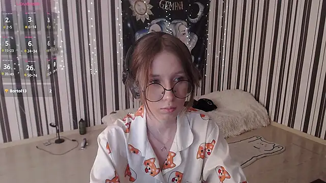 Snapshot of _Hanna_Moon_ chatting on 09.18.25 Hanna Moon online show from 09.18.25