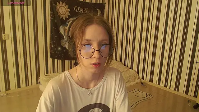Snapshot of _Hanna_Moon_ chatting on 10.01.25 Hanna Moon online show from 10.01.25