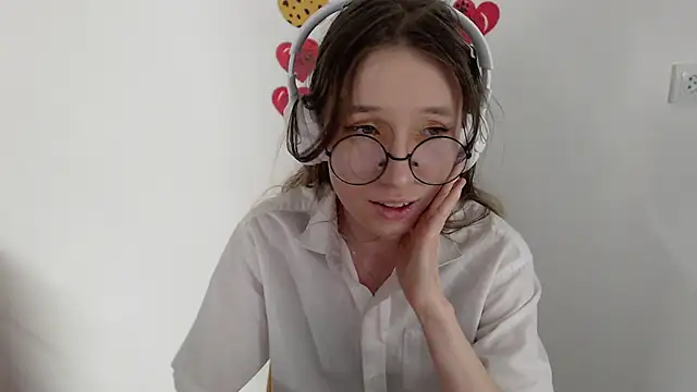  Hanna Moon  online show from 04.20.26