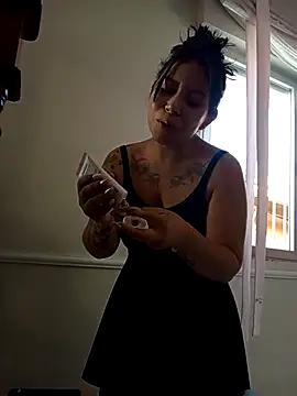 Snapshot of little_susie chatting on 09.25.25 little susie online show from 09.25.25