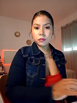 Snapshot of little_susie chatting on 10.22.25 little susie online show from 10.22.25