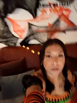 Snapshot of little_susie chatting on 10.31.25 little susie online show from 10.31.25