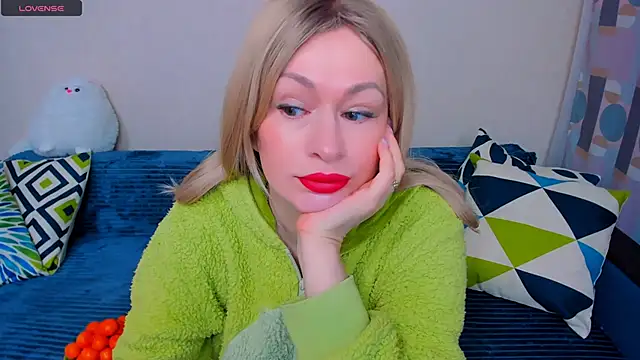 EllenMoore online show from 03.07.26