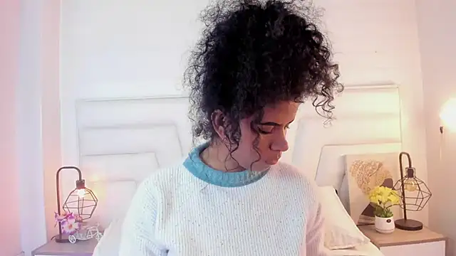 Ellie Alves online show from 12.06.24