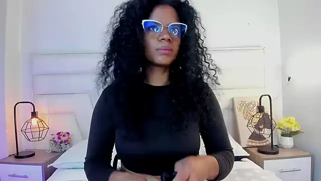 Ellie Alves online show from 12.12.24