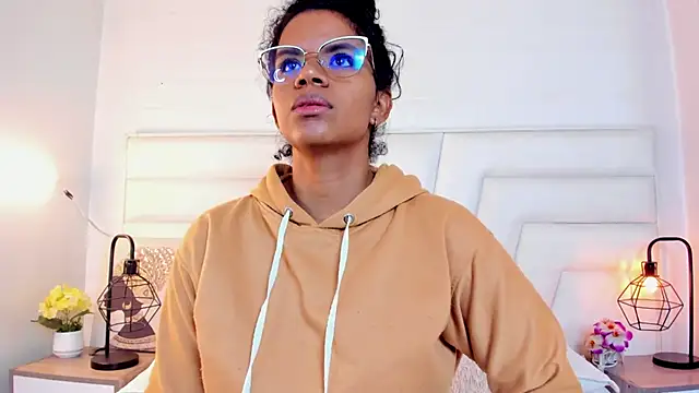 Ellie Alves online show from 12.15.24