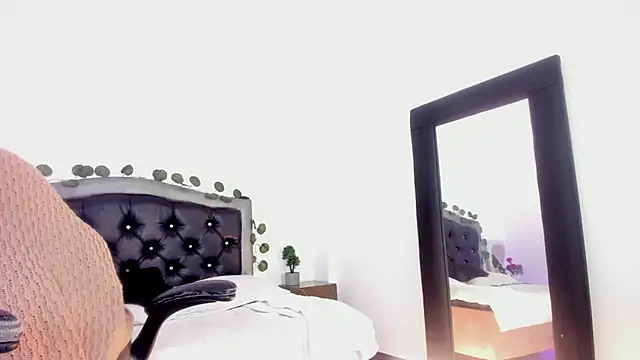 Ellie Alves online show from 03.20.25