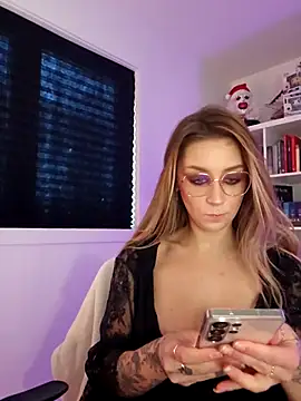 LilyOrion online show from 11.18.25