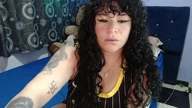 Snapshot of ANGELIQUE_KLANE chatting on 02.16.26 ANGELIQUE KLANE online show from 02.16.26