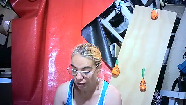 Snapshot of mari657 chatting on 10.27.25 mari657 online show from 10.27.25