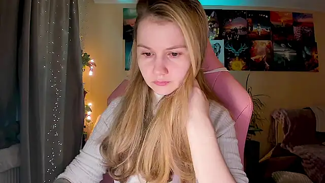 Snapshot of GoodWitch_ chatting on 09.25.25 GoodWitch online show from 09.25.25