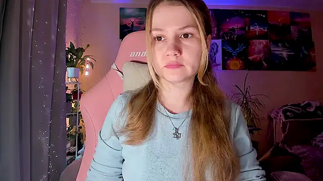 Snapshot of GoodWitch_ chatting on 09.26.25 GoodWitch online show from 09.26.25