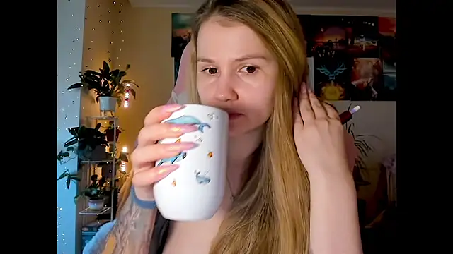 Snapshot of GoodWitch_ chatting on 09.27.25 GoodWitch online show from 09.27.25