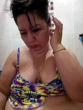 Snapshot of Brenda_Berck_ chatting on 10.30.25 Brenda Berck online show from 10.30.25