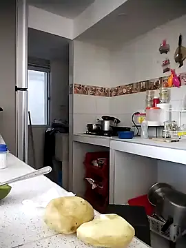 Snapshot of Brenda_Berck_ chatting on 11.04.25 Brenda Berck online show from 11.04.25