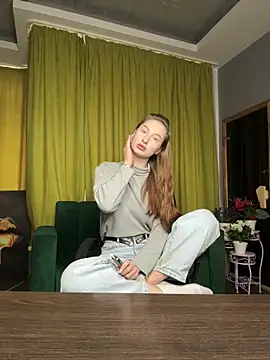 AlicaFoxis  online show from 04.19.26