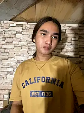 Snapshot of CasandraDiaz chatting on 11.08.25 CasandraDiaz online show from 11.08.25