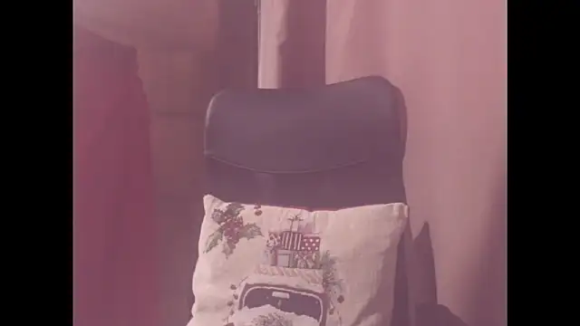 Snapshot of belleblondmature chatting on 09.26.25 belleblondmature online show from 09.26.25