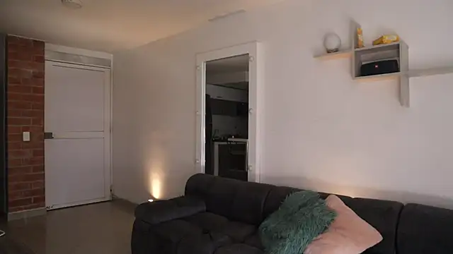  Vahos  online show from 09.30.25