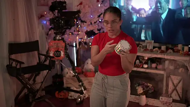 Snapshot of Nikki_Torres chatting on 11.04.25 Nikki Torres online show from 11.04.25