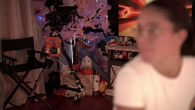 Snapshot of Nikki_Torres chatting on 11.06.25 Nikki Torres online show from 11.06.25