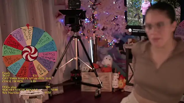 Snapshot of Nikki_Torres chatting on 11.15.25 Nikki Torres online show from 11.15.25