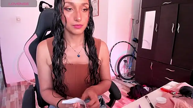 Snapshot of adrena_10 chatting on 04.29.26 adrena 10 online show from 04.29.26