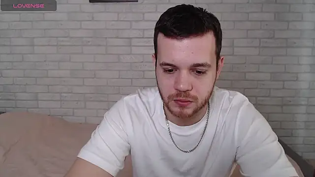 Snapshot of Alexxx_horny chatting on 04.22.26 Alexxx horny online show from 04.22.26