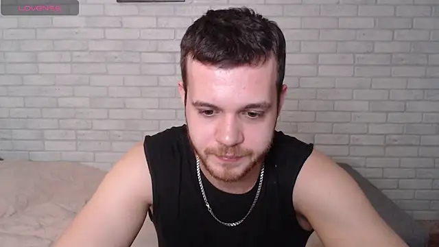 Snapshot of Alexxx_horny chatting on 04.24.26 Alexxx horny online show from 04.24.26