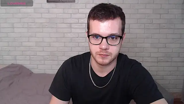 Snapshot of Alexxx_horny chatting on 05.05.26 Alexxx horny online show from 05.05.26
