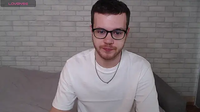 Snapshot of Alexxx_horny chatting on 05.09.26 Alexxx horny online show from 05.09.26