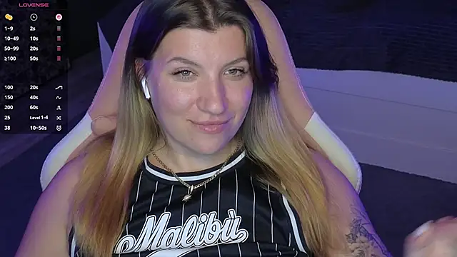 Snapshot of Fairy__Sofia chatting on 02.18.25 Fairy Sofia online show from 02.18.25