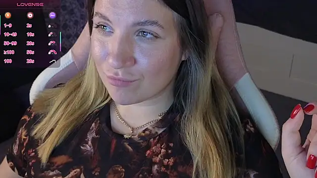 Snapshot of Fairy__Sofia chatting on 03.05.25 Fairy Sofia online show from 03.05.25