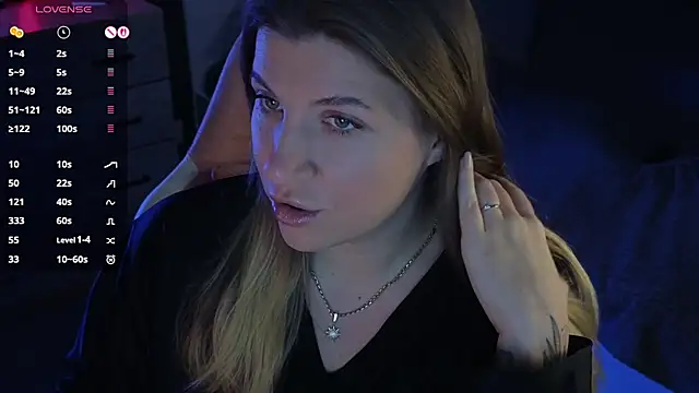 Snapshot of Fairy__Sofia chatting on 10.28.25 Fairy Sofia online show from 10.28.25