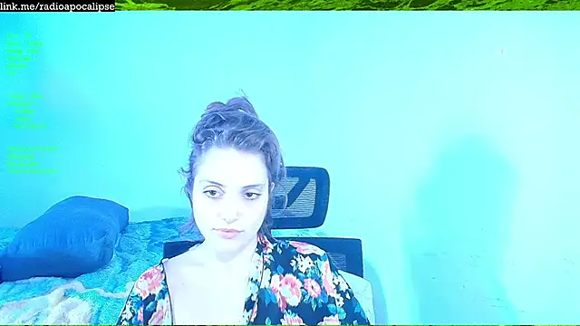 Snapshot of mskuddo chatting on 10.29.25 mskuddo online show from 10.29.25