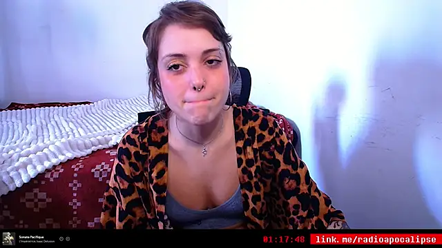 Snapshot of mskuddo chatting on 11.10.25 mskuddo online show from 11.10.25