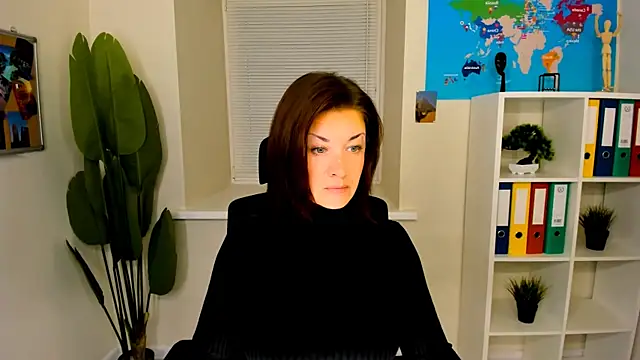 Snapshot of AnaMills chatting on 10.06.25 AnaMills online show from 10.06.25