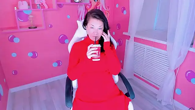 Snapshot of AnaMills chatting on 02.05.26 AnaMills online show from 02.05.26