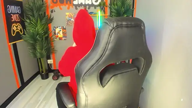 Snapshot of AnaMills chatting on 02.09.26 AnaMills online show from 02.09.26