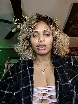 LiaNicolePink online show from 02.19.25