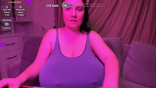 Snapshot of alisiaparril chatting on 03.16.25 alisiaparril online show from 03.16.25