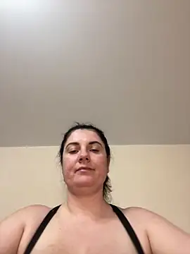 Snapshot of alisiaparril chatting on 03.21.25 alisiaparril online show from 03.21.25