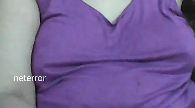 Snapshot of giga-bite chatting on 12.28.24 giga-bite online show from 12.28.24