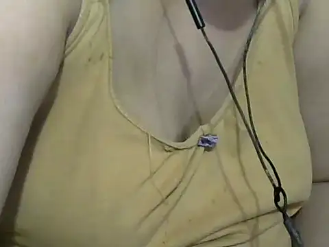 Snapshot of giga-bite chatting on 09.10.25 giga-bite online show from 09.10.25