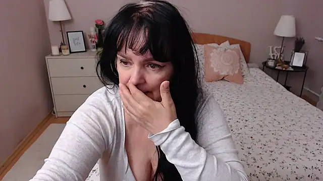 Snapshot of LeveMe2Nightt chatting on 12.07.24 LeveMe2Nightt online show from 12.07.24