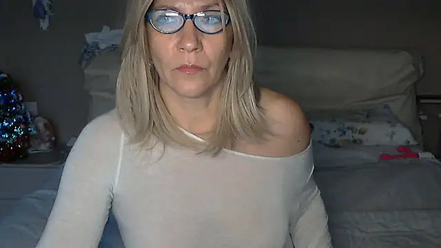 Snapshot of -K-- chatting on 01.02.25 -K-- online show from 01.02.25