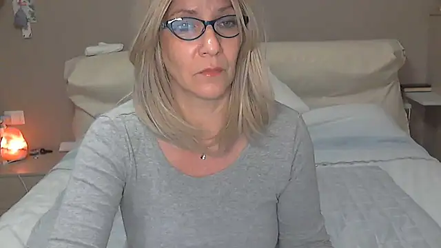 Snapshot of -K-- chatting on 01.23.25 -K-- online show from 01.23.25