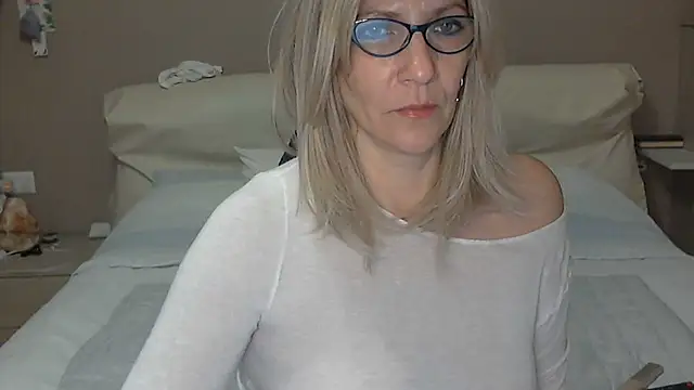 Snapshot of -K-- chatting on 01.25.25 -K-- online show from 01.25.25